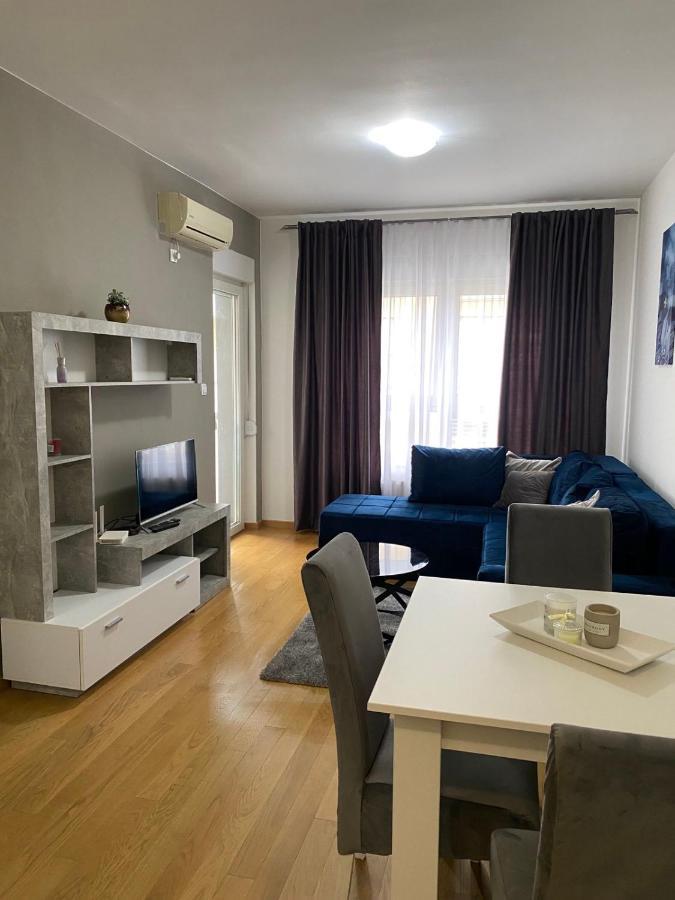 Falcon Appartement Banja Luka Buitenkant foto