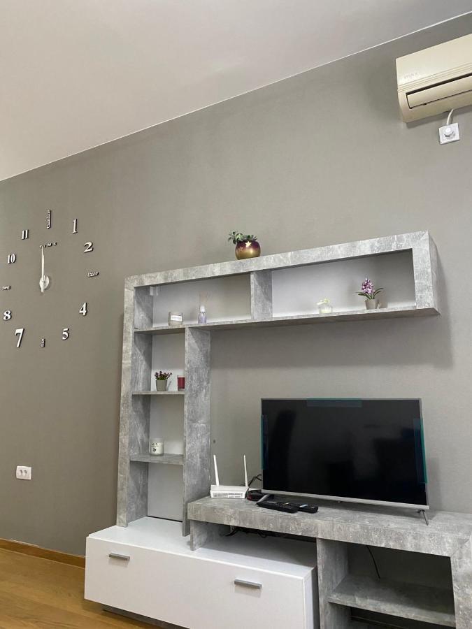 Falcon Appartement Banja Luka Buitenkant foto